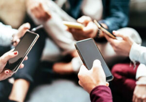 Teknologi Sebagai Bagian Dari Kehidupan Harian