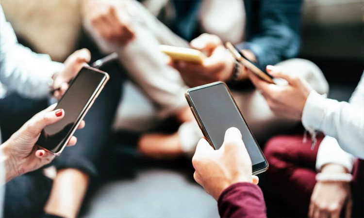 Teknologi Sebagai Bagian Dari Kehidupan Harian